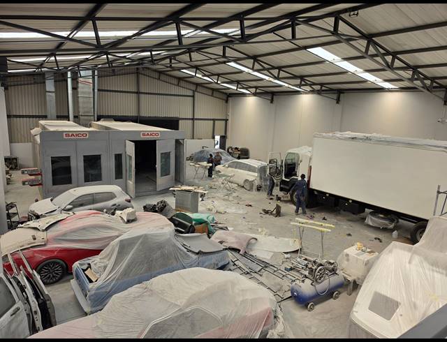 1,214M² WAREHOUSE TO LET IN COSMO BUSINESS PARK
